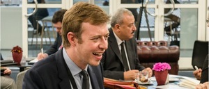 Martin来自英国，目前生活和工作在韩国，作为BMC Partnership | City&Guilds授权中心的认证导师；他过去多年任职于几家知名跨国企业，先后在新加坡、中国、日本和韩国工作，专注于亚太市场发展。目前作为顾问和导师的角色，SK海力士、现代航运、三星SDS、乐天集团等跨国公司提供国际销售管理、演讲、沟通等课程。